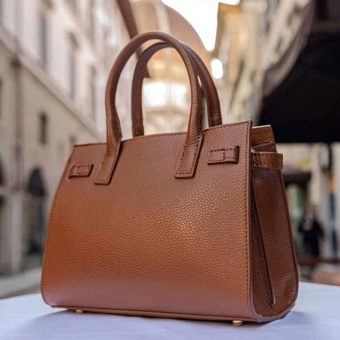 Pebble Grain Leather Lock Detail Handbag Crossbody Bag